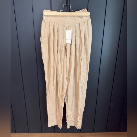 Indah Cream Pleated Women's Trousers - Picture 2 of 2